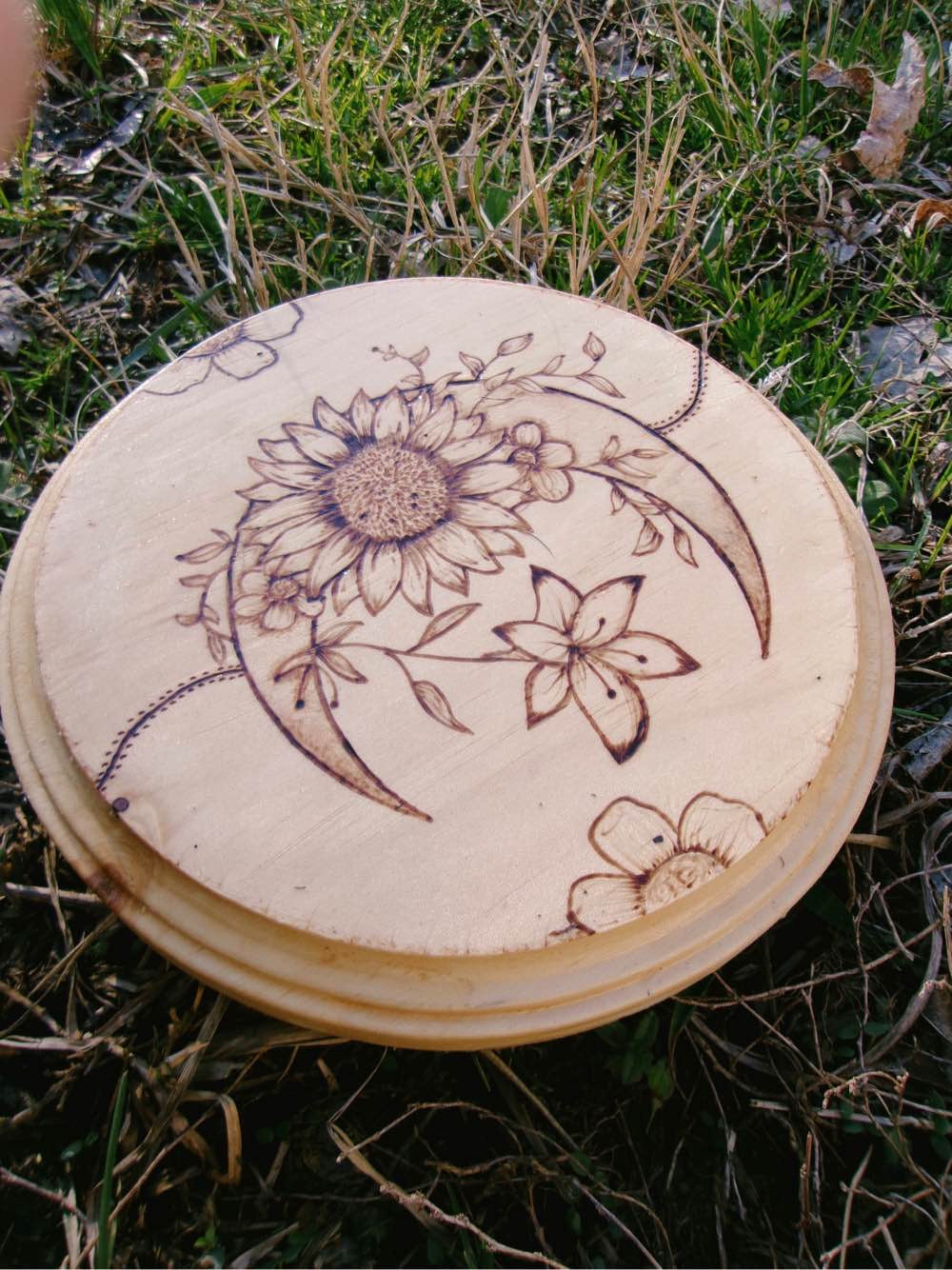 Flowered Moon round piece My Store