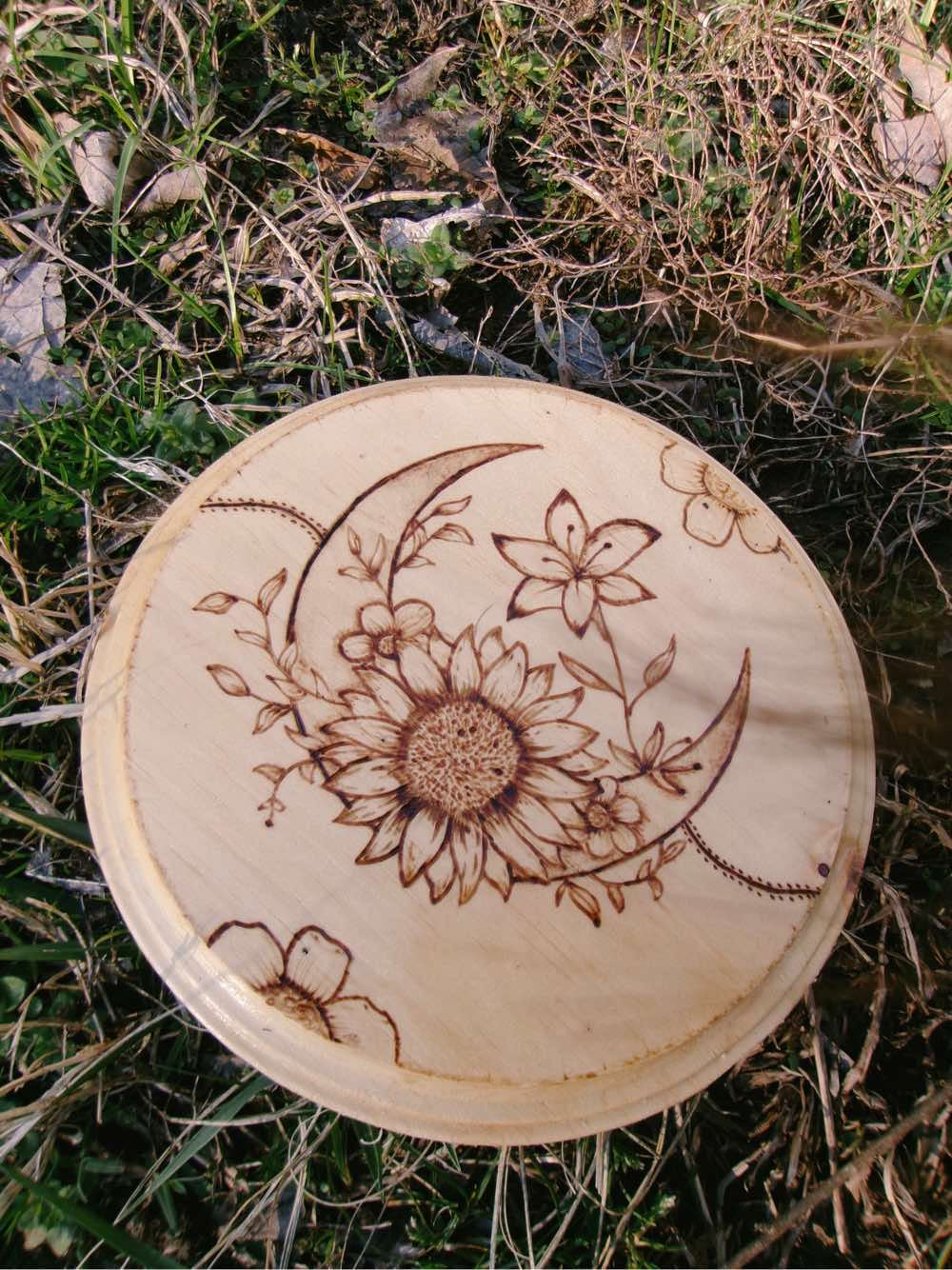 Flowered Moon round piece My Store